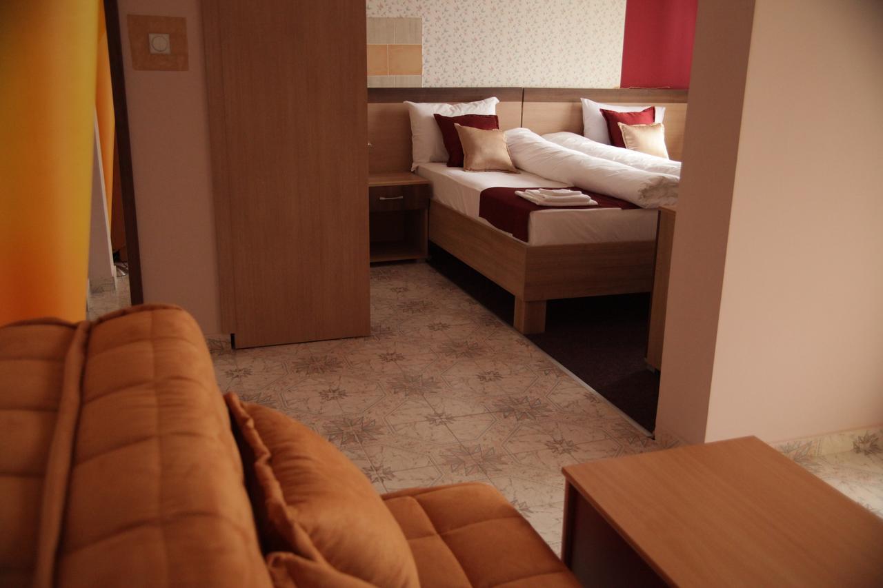 Hotel North City Kosovska Mitrovica Room photo